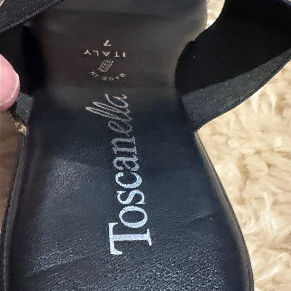 NWOT Toscanella sandals with a leopard print toe ring and rhinestone strap 7